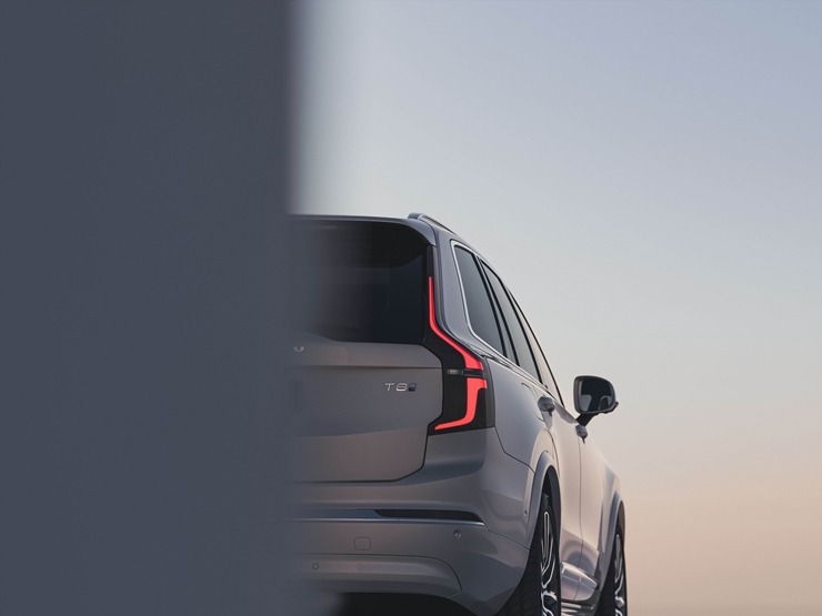 Jaunais premium klases septiņvietīgs automobilis «Volvo XC90» cer uz auto ceļotāju atzinību. Foto: Volvo.com 360581