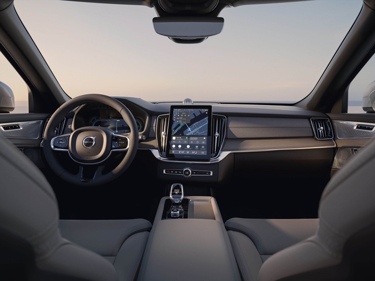 Jaunais premium klases septiņvietīgs automobilis «Volvo XC90» cer uz auto ceļotāju atzinību. Foto: Volvo.com 360563