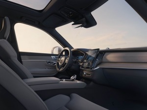 Jaunais premium klases septiņvietīgs automobilis «Volvo XC90» cer uz auto ceļotāju atzinību. Foto: Volvo.com 11