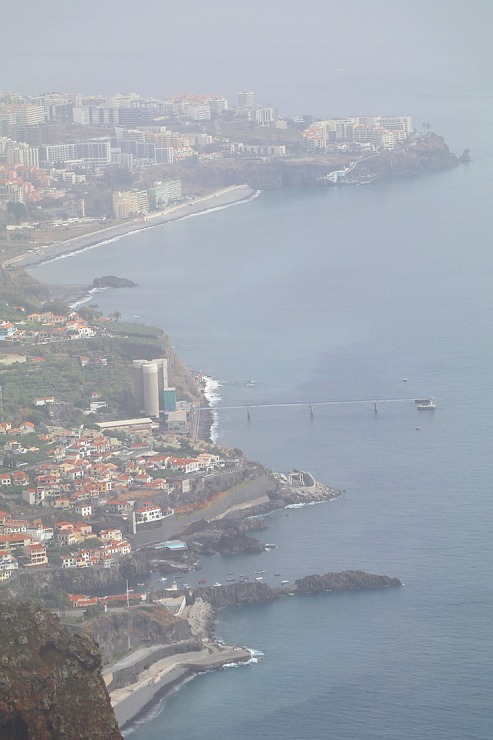 Baudām Madeiras klinšu un okeāna panorāmas skatus no 580 m augstas platformas Cabo Girão. Sadarbībā ar «airBaltic» 361144