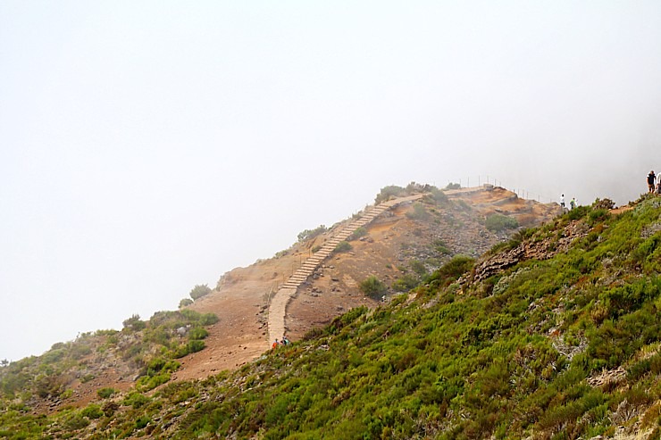 Apmeklējam Madeiras trešo augstāko virsotni Pico do Arieiro (1818) ar panorāmas laukumu. Sadarbībā ar «airBaltic» 361255