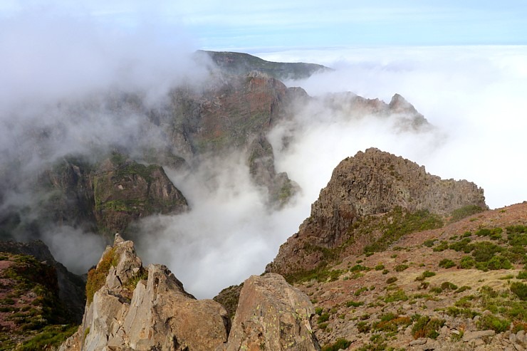 Apmeklējam Madeiras trešo augstāko virsotni Pico do Arieiro (1818) ar panorāmas laukumu. Sadarbībā ar «airBaltic» 361258