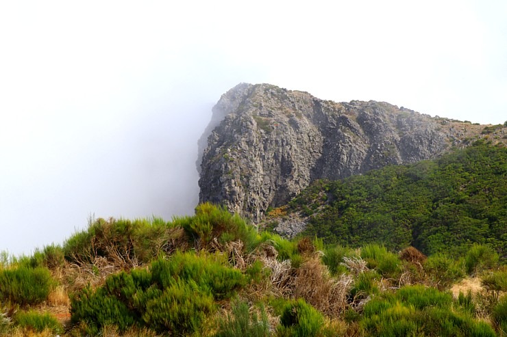 Apmeklējam Madeiras trešo augstāko virsotni Pico do Arieiro (1818) ar panorāmas laukumu. Sadarbībā ar «airBaltic» 361259