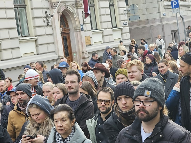 Latvijas ēdinātāji lielā skaitā pie Saeimas aicina politiķus samazināt PVN un uzklausīt nozares prasības 362712