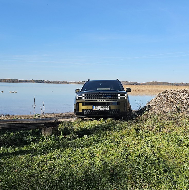 Jaunais «Hyundai Santa Fe 1.6 T-GDI Plug-in-Hybrid» piedāvā plašu bagāžnieku un ērtu ceļošanu 363562