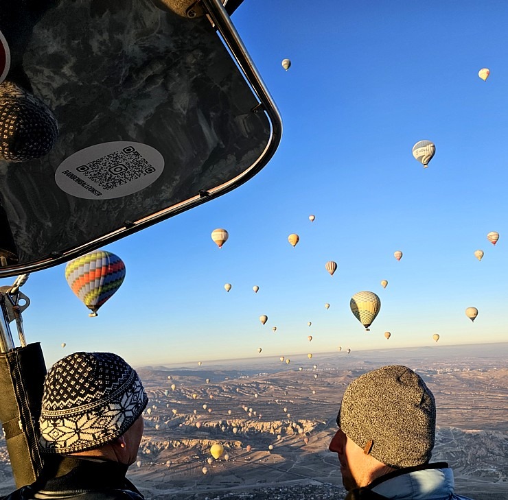 Sadarbībā ar «Turkish Airlines» izbaudām Kapadokijas gaisa balonu lidojumu ar saullēktu 363675