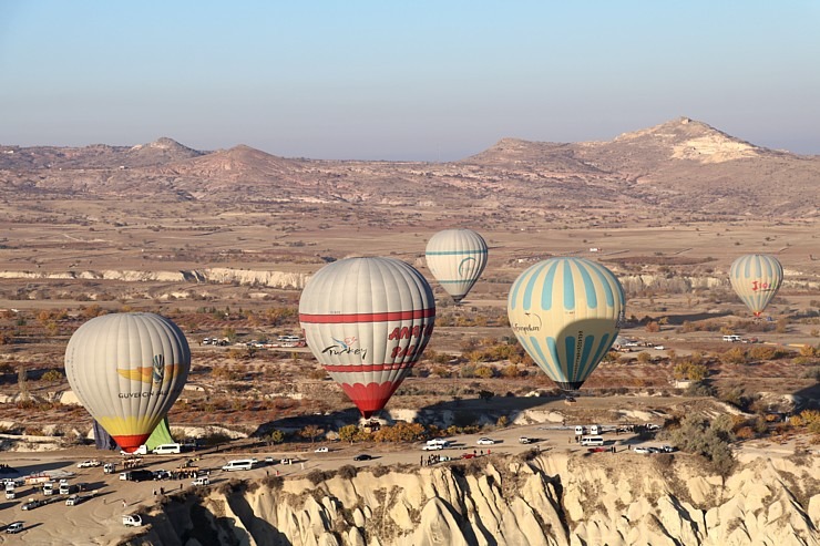 Sadarbībā ar «Turkish Airlines» izbaudām Kapadokijas gaisa balonu lidojumu ar saullēktu 363685