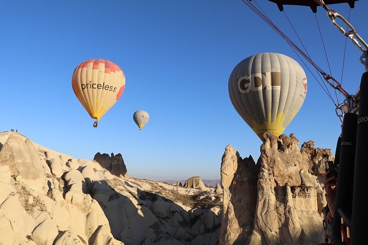 Sadarbībā ar «Turkish Airlines» izbaudām Kapadokijas gaisa balonu lidojumu ar saullēktu 363686