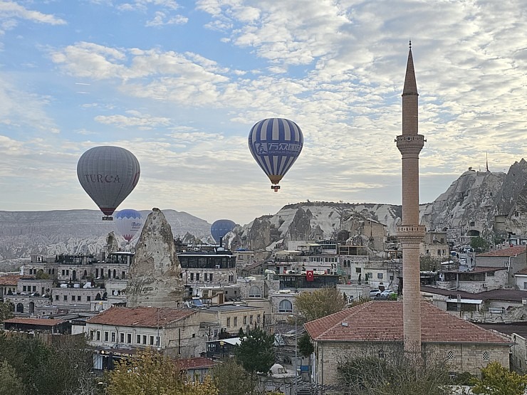 Sadarbībā ar «Turkish Airlines» izbaudām Kapadokijas gaisa balonu lidojumu ar saullēktu 363699