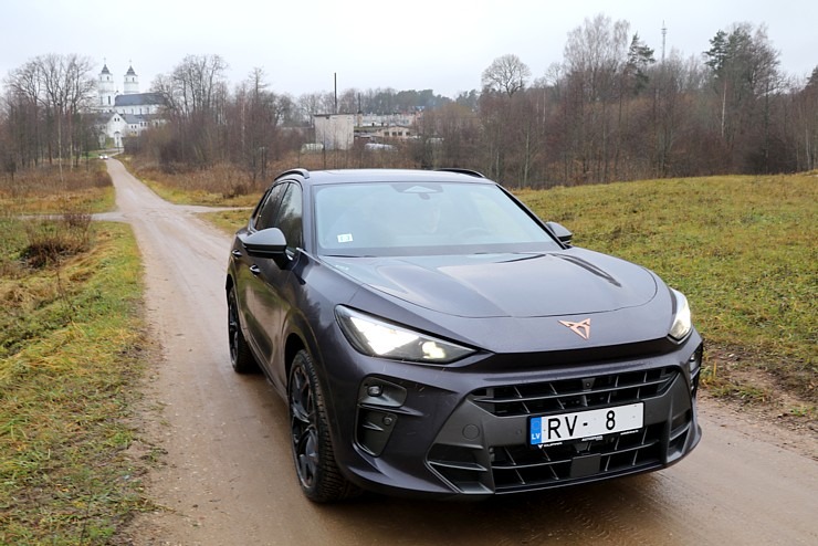 Patriotu nedēļā sadarbībā ar «Autobrava» ceļojam ar jauno «CUPRA Terramar 1.5 e-HYBRID VZ DSG» 363785