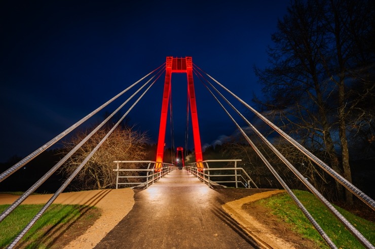 Pēc atjaunošanas atklāts Vanšu tilts pār Gauju Valmierā. Foto: Raivo Sarelainens 363856