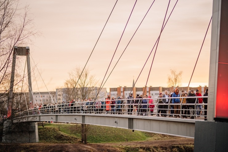 Pēc atjaunošanas atklāts Vanšu tilts pār Gauju Valmierā. Foto: Raivo Sarelainens 363849