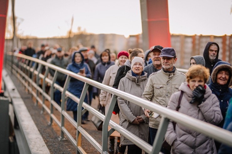 Pēc atjaunošanas atklāts Vanšu tilts pār Gauju Valmierā. Foto: Raivo Sarelainens 363850