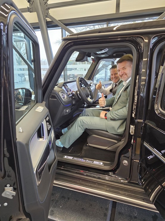 Mercedes Benz oficiālais pārstāvis Latvijā VEHO atklāj jaunu servisa centru Mārupē ar elektrisko G klasi 365088