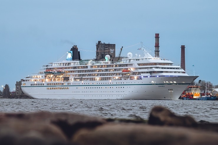 Ar vācu kompānijas «Phoenix Reisen» kuģa «Amadea» vizīti Rīgā iesākusies ziemas kruīzu sezona. Foto: Viesturs Jūgs 365191