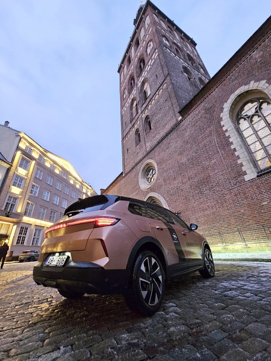 Sadarbībā ar «Auto Blitz» apceļojam Latviju ar jauno un Vācijā ražoto «Opel Grandland GS Hybrid» 367126