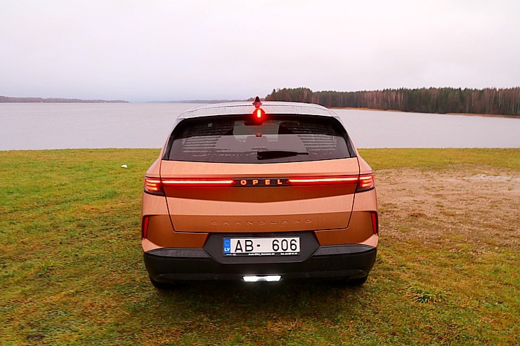 Sadarbībā ar «Auto Blitz» apceļojam Latviju ar jauno un Vācijā ražoto «Opel Grandland GS Hybrid» 367112