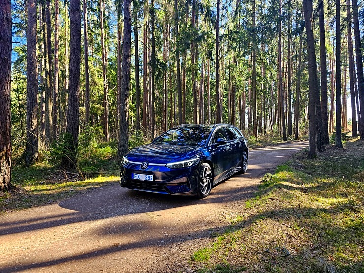 Ceļojam ar jauno elektrisko «Volkswagen ID.7 Tourer» 369355