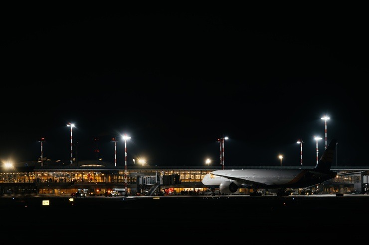 Īstenots pirmais čarterreiss no Rīgas uz Antāliju ar «Boeing 777» 369807