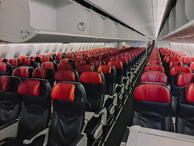 Īstenots pirmais čarterreiss no Rīgas uz Antāliju ar «Boeing 777» 369810
