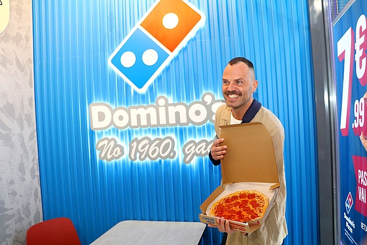 Picēriju tīkls «Dominos Pizza» svinīgi atver piekto restorānu Rīgā - Mežciema Maxima pie B ieejas 369812