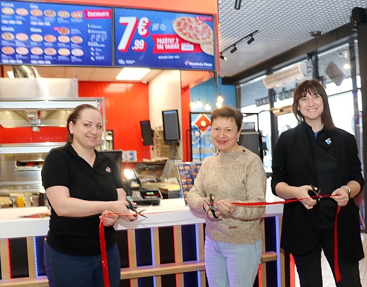 Picēriju tīkls «Dominos Pizza» svinīgi atver piekto restorānu Rīgā - Mežciema Maxima pie B ieejas 369813