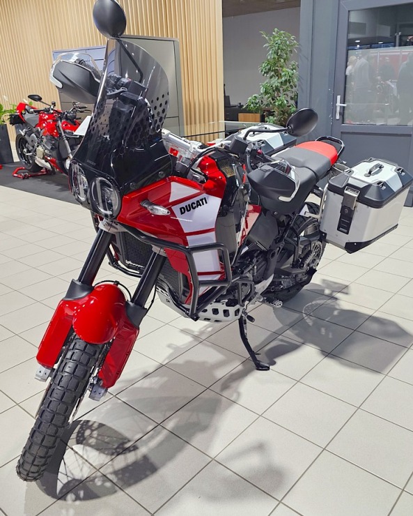 Rīgā atklāts jaunais DUCATI motosalons AUTOBRAVA Motors dīlercentrā 369843