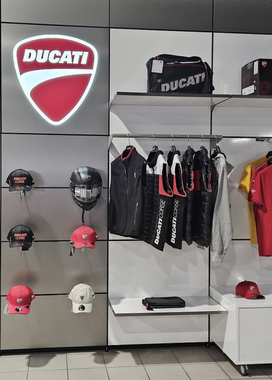 Rīgā atklāts jaunais DUCATI motosalons AUTOBRAVA Motors dīlercentrā 369851