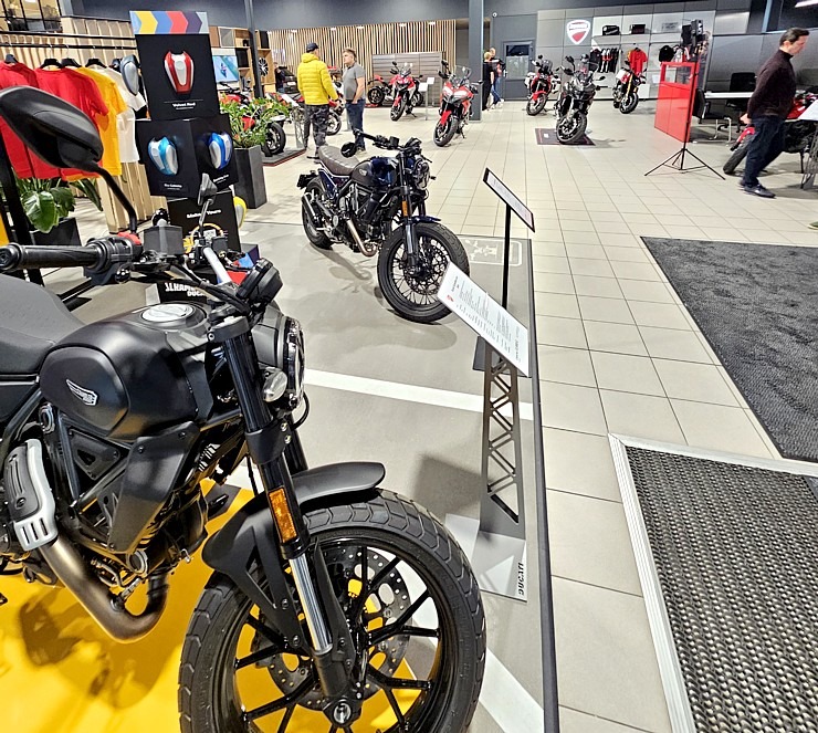 Rīgā atklāts jaunais DUCATI motosalons AUTOBRAVA Motors dīlercentrā 369835