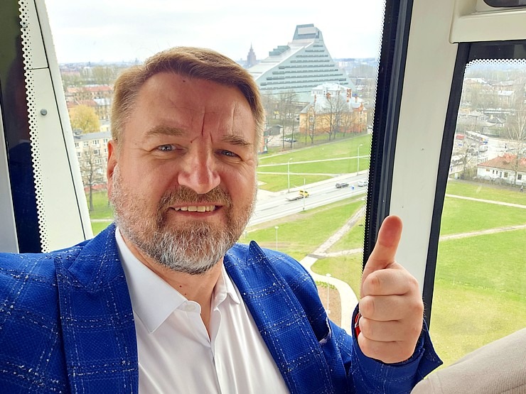 Pārdaugavā irr atklāts 65 metru augstais Rīgas panorāmas rats «Riga Rise» 370211