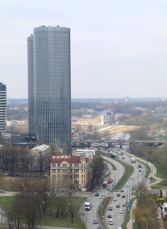 Pārdaugavā irr atklāts 65 metru augstais Rīgas panorāmas rats «Riga Rise» 370213