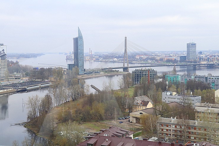 Pārdaugavā irr atklāts 65 metru augstais Rīgas panorāmas rats «Riga Rise» 370214