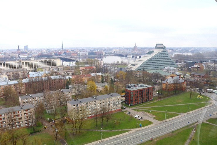 Pārdaugavā irr atklāts 65 metru augstais Rīgas panorāmas rats «Riga Rise» 370216