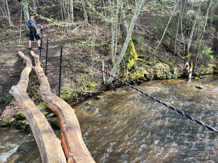 Nigras takas dizaina un izaicinājuma tilts atpakaļceļam 370672
