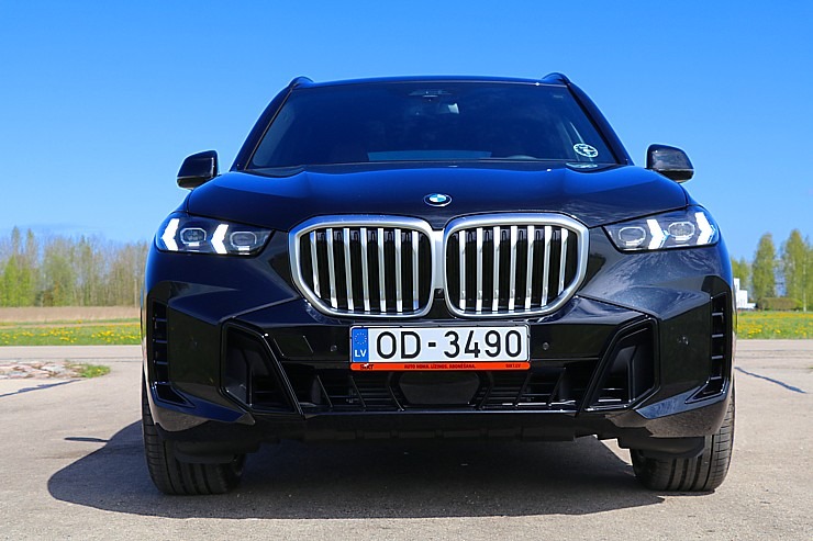 Sadarbībā ar auto nomu «Sixt Latvija» apceļojam Latviju ar vāģi «BMW X5» 370997