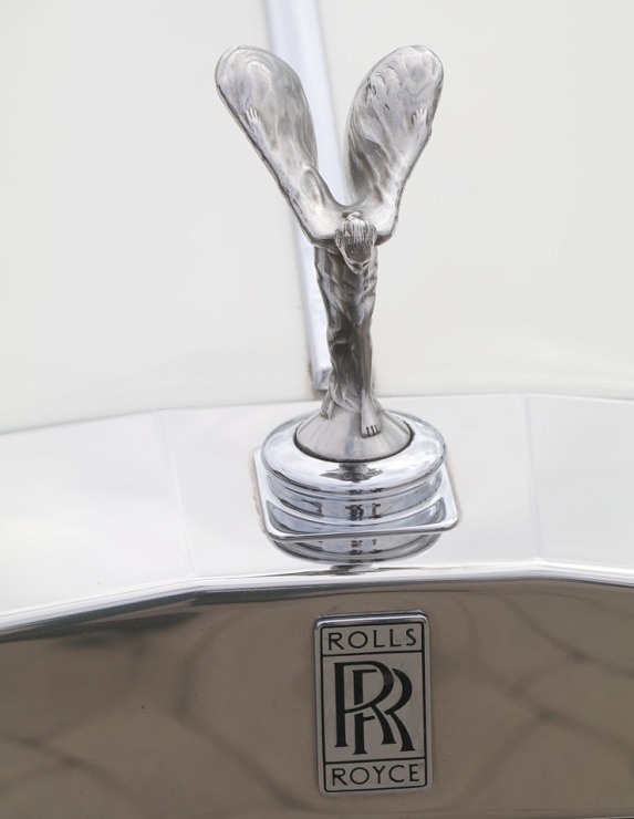 Latvijas transfēru kompānija «Ax Group» piedāvā izbraucienus un ceļojumus ar «Rolls-Royce» un šoferi Latvijas transfēru kompānija «Ax Group» piedāvā izbraucienus un ceļojumus ar «Rolls-Royce» un šoferi 371102