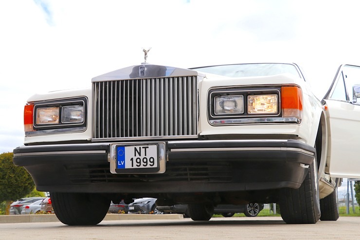 Latvijas transfēru kompānija «Ax Group» piedāvā izbraucienus un ceļojumus ar «Rolls-Royce» un šoferi Latvijas transfēru kompānija «Ax Group» piedāvā izbraucienus un ceļojumus ar «Rolls-Royce» un šoferi 371086