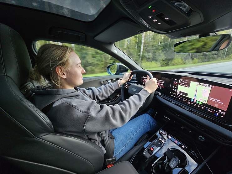  Travelnews.lv ceļo uz Siguldu un Jūrmalu ar jauno un 367 zs jaudīgo «Audi S5 Sedan» 371269
