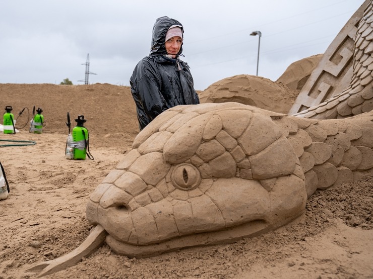 19. Starptautiskā smilšu skulptūru festivāls “Sand Signs 2025” pulcēja 17 meistarus no 11 valstīm. Foto: Raina Šmelde 371285