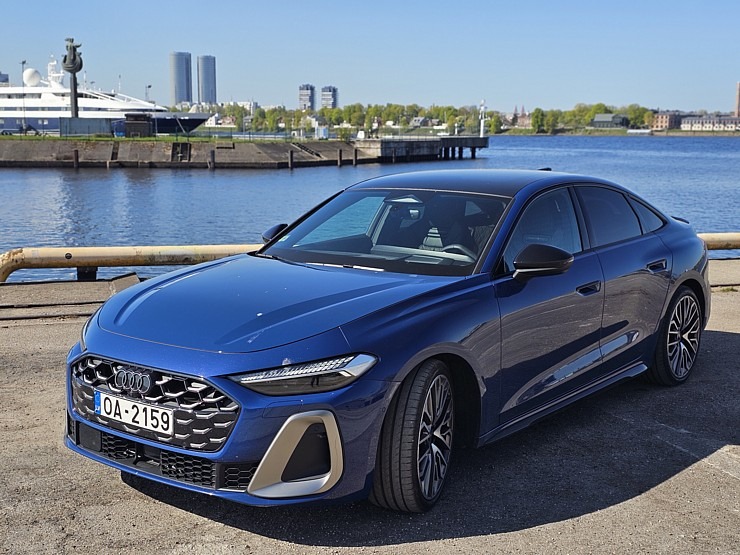 Ar 367 zirgspēku jaudīgo «Audi S5 Sedan» apceļojam Rīgu un Pierīgu 371310