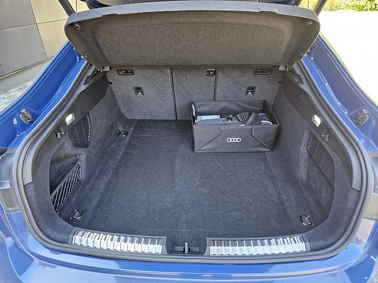 Ar 367 zirgspēku jaudīgo «Audi S5 Sedan» apceļojam Rīgu un Pierīgu 371317