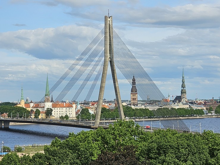 Pārdaugavas viesnīca «Riga Islande Hotel» jumta terase piedāvā burvīgu panorāmas skatu un garšīgu ēdienkarti 371810