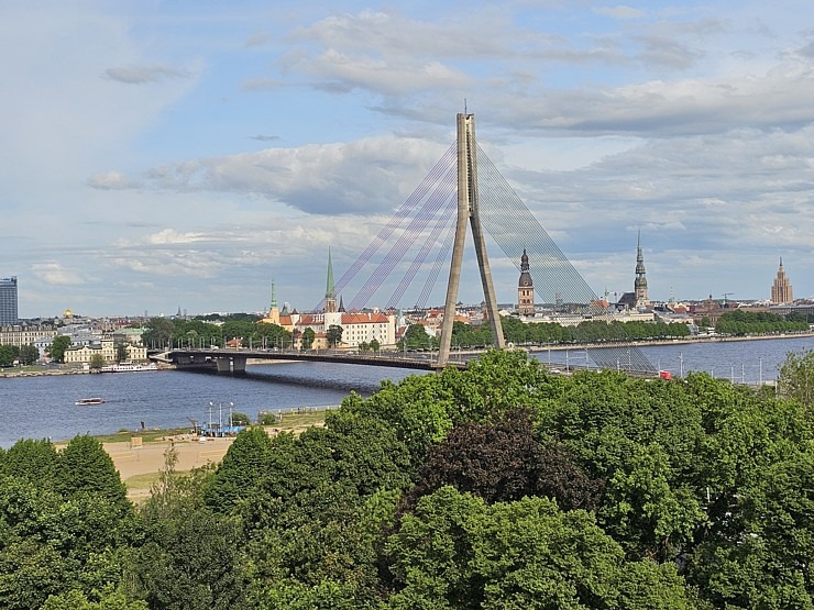 Pārdaugavas viesnīca «Riga Islande Hotel» jumta terase piedāvā burvīgu panorāmas skatu un garšīgu ēdienkarti 371782