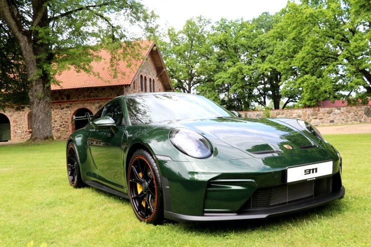 Piedalamies «Porsche Latvija» klientu dienās, lai paceļotu ar dažādiem Porsche 911 un 718 spēkratiem 372524