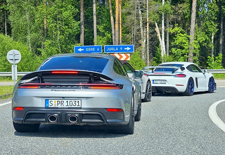 Piedalamies «Porsche Latvija» klientu dienās, lai paceļotu ar dažādiem Porsche 911 un 718 spēkratiem 372531