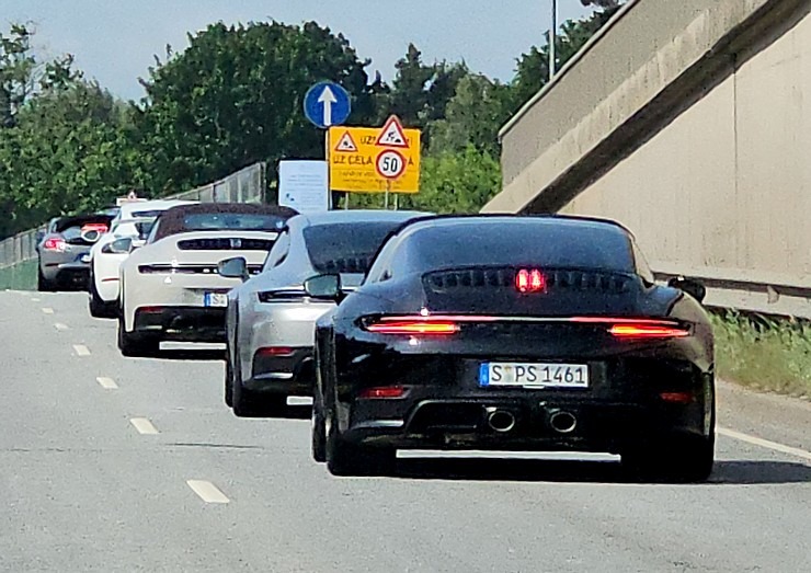 Piedalamies «Porsche Latvija» klientu dienās, lai paceļotu ar dažādiem Porsche 911 un 718 spēkratiem 372534