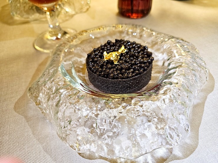 Vecrīgas Michelin saraksta viesnīcas «Grand Palace Hotel» restorāns «Seasons» piedāvā jaunu un izsmalcinātu ēdienkarti 373099