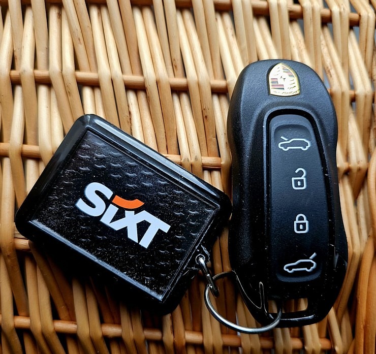 Sadarbībā ar auto nomu «SIXT Latvija» un «Porsche Macan 4» ceļojam uz Valmieru pēc zelta medaļas Sadarbībā ar auto nomu «SIXT Latvija» un «Porsche Macan 4» ceļojam uz Valmieru pēc zelta medaļas 373377