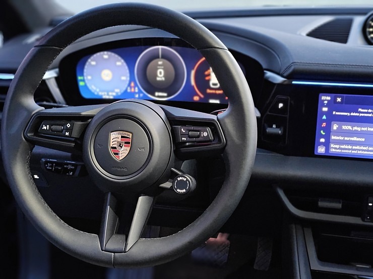 Sadarbībā ar auto nomu «SIXT Latvija» un «Porsche Macan 4» apceļojam Latviju 373385