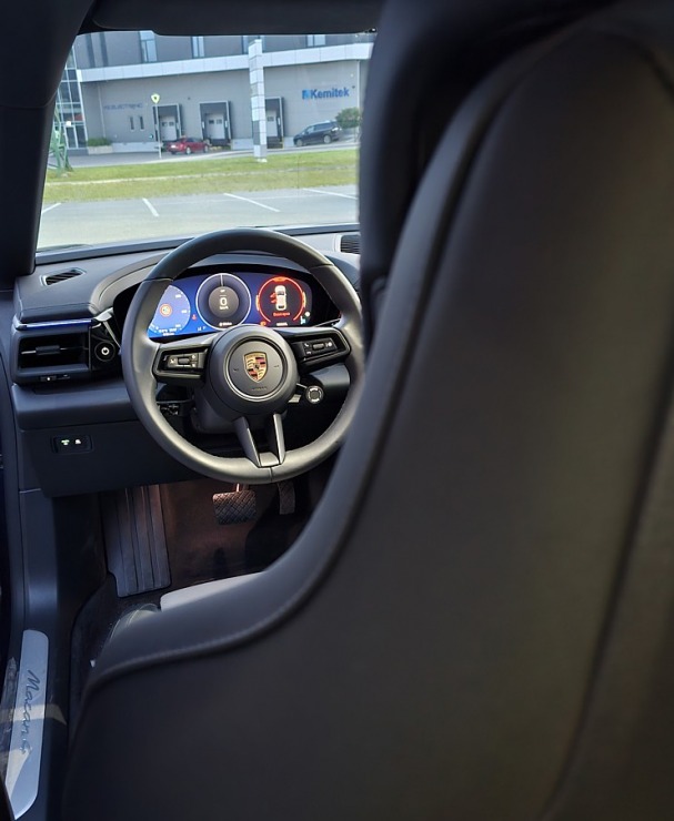 Sadarbībā ar auto nomu «SIXT Latvija» un «Porsche Macan 4» apceļojam Latviju 373386